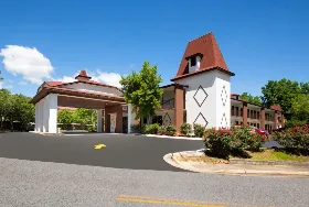 Photograph of Days Inn, Helen
