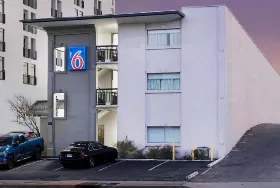 Photograph of Motel 6, Atlanta