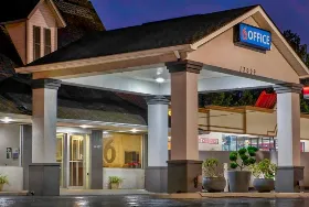 Photograph of Motel 6, Byron