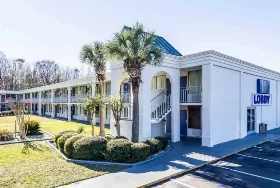 Photograph of Motel 6, Townsend