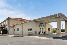 Photograph of Motel 6, Hinesville