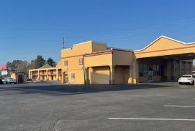 Photograph of Motel 6, Forsyth