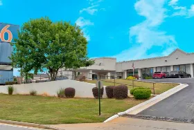 Photograph of Motel 6, Conyers