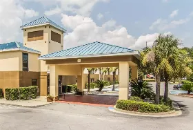Photograph of Econo Lodge, Darien