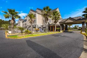 Photograph of Country Inn & Suites, Hinesville