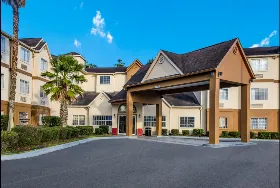 Photograph of Red Roof PLUS+ & Suites, Savannah