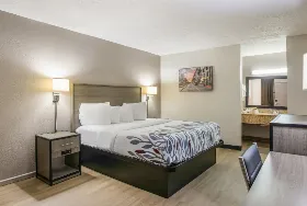 Photograph of Red Roof Inn, Richmond Hill