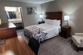 Photograph of Red Roof Inn, Lagrange