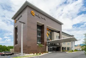 Photograph of La Quinta Inn & Suites, Tifton