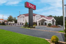 Photograph of Red Roof Inn & Suites, Newnan