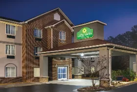 Photograph of La Quinta Inn & Suites, Rome