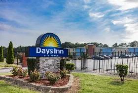 Photograph of Days Inn, East Point