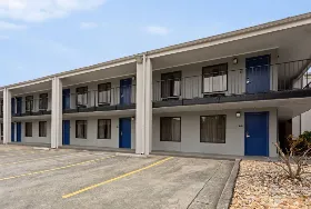 Photograph of Days Inn, Douglasville