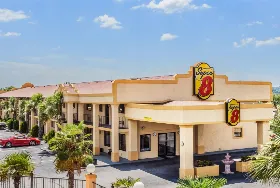 Photograph of Super 8, Stockbridge