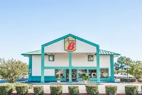 Photograph of Super 8, Valdosta