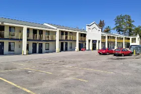 Photograph of Scottish Inns, Augusta