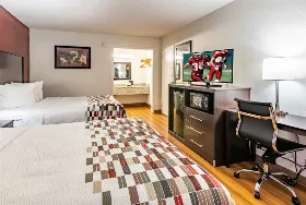 Photograph of Red Roof Inn, Forsyth