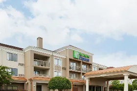 Photograph of Holiday Inn Express, Tifton