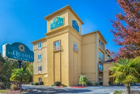 Photograph of La Quinta Inn & Suites, Union City