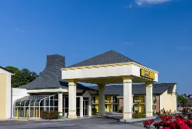 Photograph of Super 8, Mcdonough