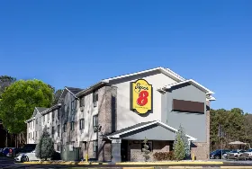 Photograph of Super 8, Villa Rica