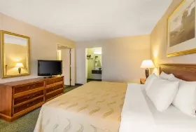 Photograph of Quality Inn, McDonough