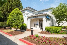 Photograph of Motel 6, Duluth