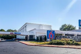 Photograph of Motel 6, Decatur