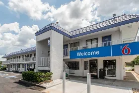 Photograph of Motel 6, Norcross