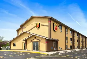 Photograph of Super 8, Cedar Rapids