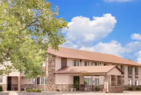 Photograph of Super 8, Chariton