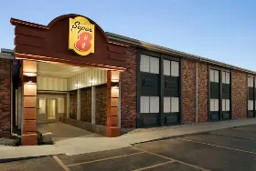 Photograph of Super 8, Des Moines