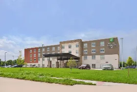 Photograph of Holiday Inn Express, Carter Lake