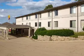 Photograph of Econo Lodge, Maquoketa