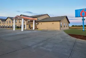Photograph of Motel 6, Percival