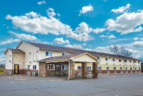 Photograph of Super 8, Fort Madison