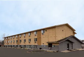 Photograph of Super 8, Dubuque