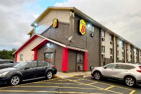 Photograph of Super 8, Cedar Rapids