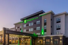 Photograph of Holiday Inn & Suites Cedar Falls-Waterloo Event Ctr, Cedar Falls