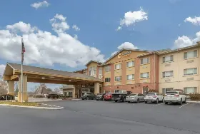 Photograph of Comfort Suites, Meridian
