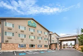 Photograph of La Quinta Inn & Suites, Meridian