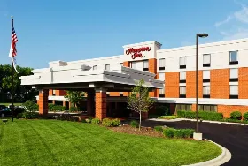 Photograph of Hampton Inn, Mchenry