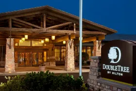 Photograph of DoubleTree by Hilton, Mundelein