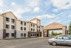 Photograph of Comfort Inn, North Aurora