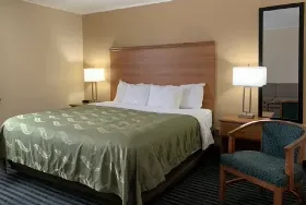 Photograph of Quality Inn, Ottawa