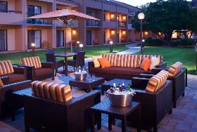 Photograph of Courtyard, Arlington Heights
