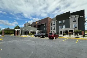 Photograph of La Quinta Inn & Suites, South Holland