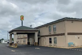 Photograph of Super 8, Chenoa