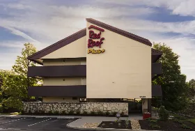 Photograph of Red Roof PLUS+, Willowbrook