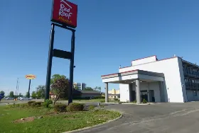 Photograph of Red Roof Inn, Bourbonnais